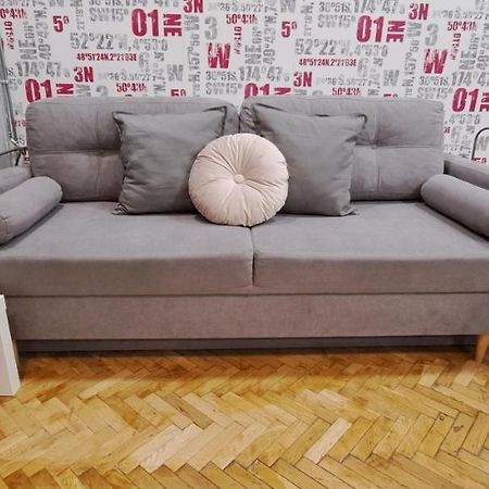 6-Pack Apartment In The Party District بودابست المظهر الخارجي الصورة